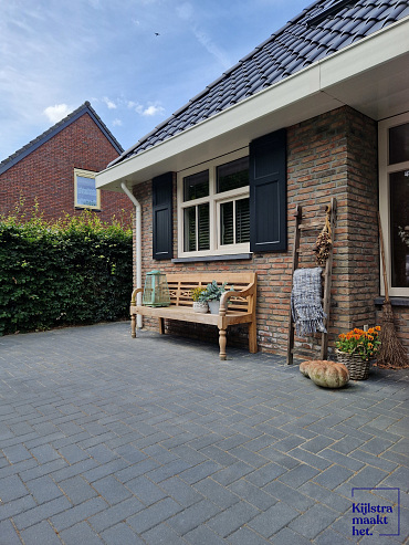 Design brick 8 cm black komo