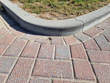 Trottoirband 13/15x20 bocht R=10 uitw